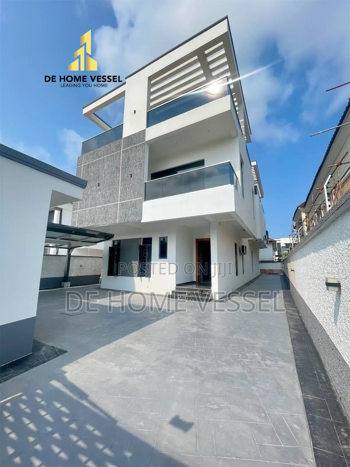 5bdrm Duplex in Lekki Phase 1 for sale