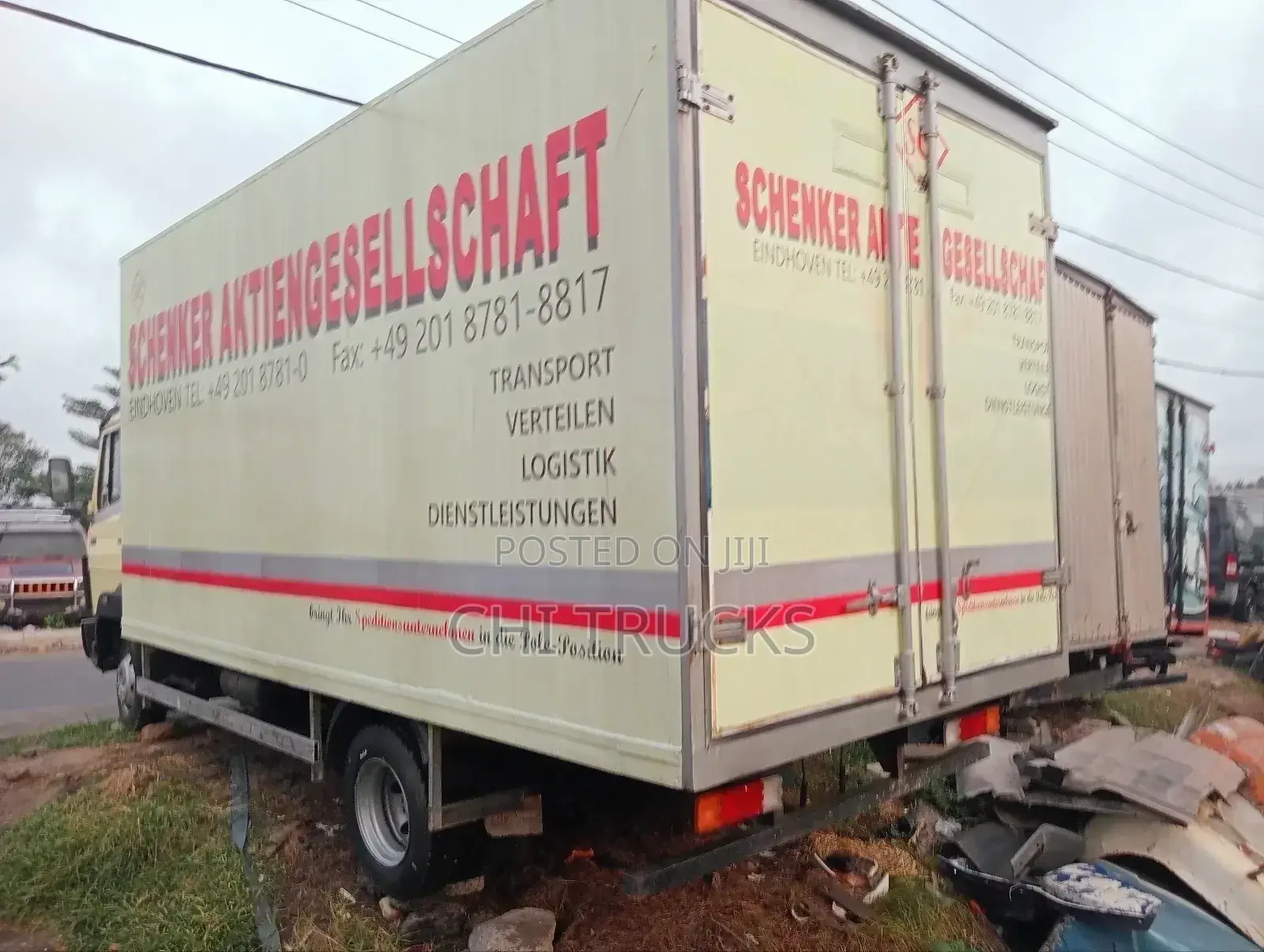 814 Cargo Truck