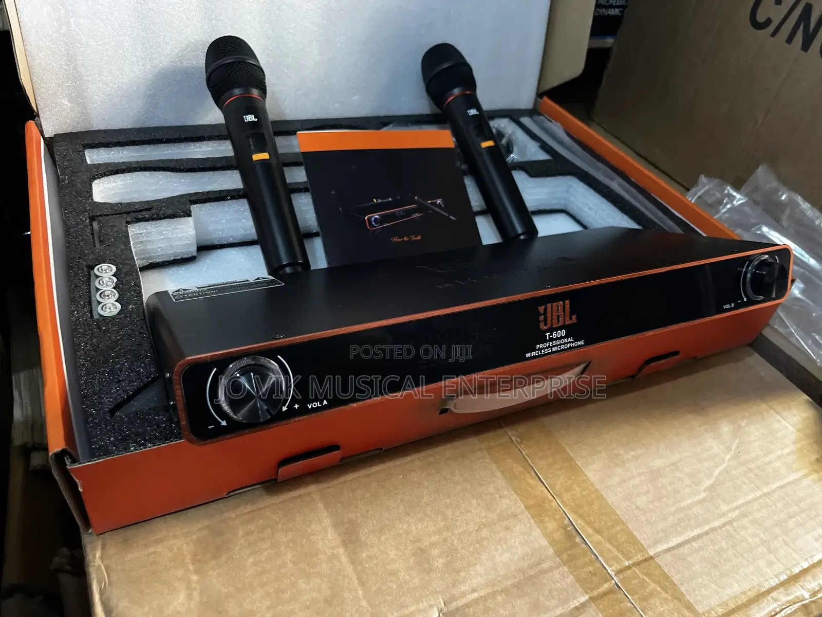 JBL T-600 Professional Wireless Microphone