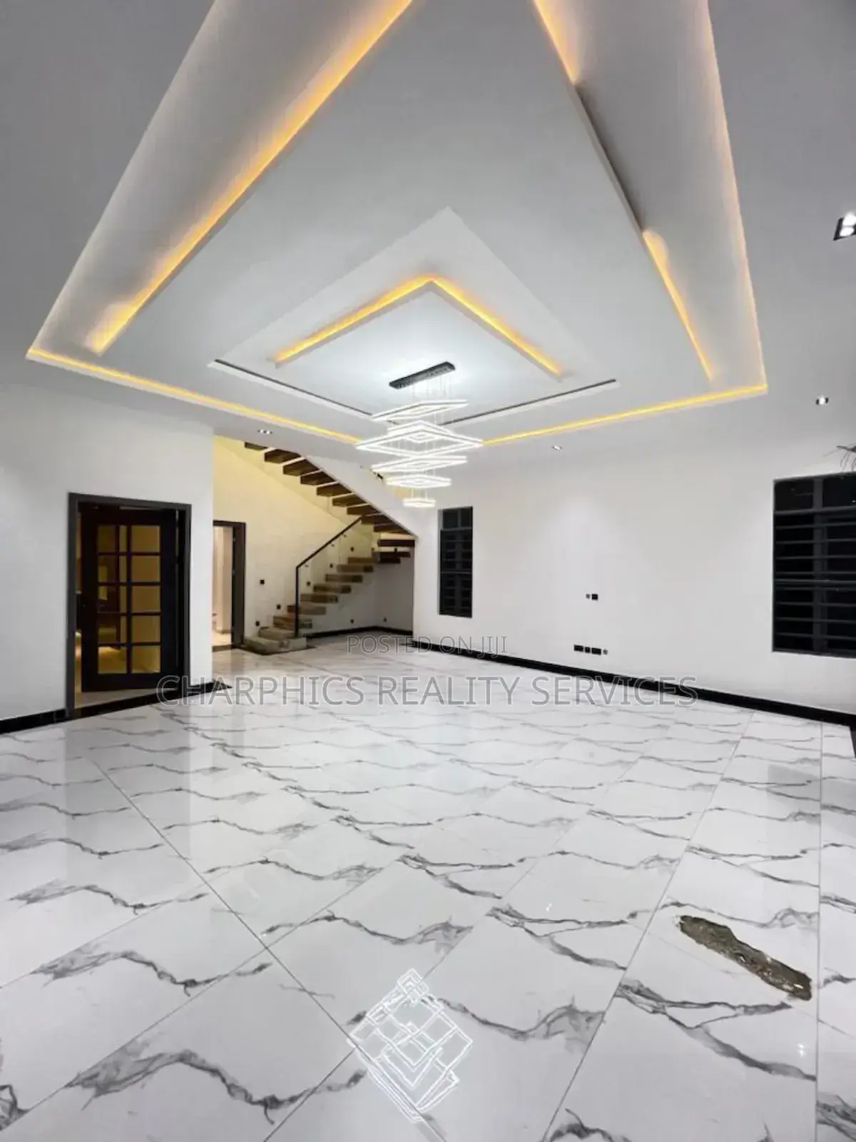 5bdrm Duplex in Lekki Phase 2 for sale