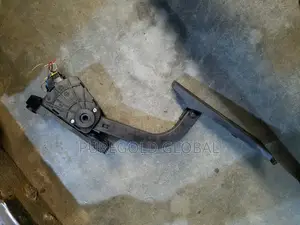 Hyundai Santafe 2017 Accelerator Pedal
