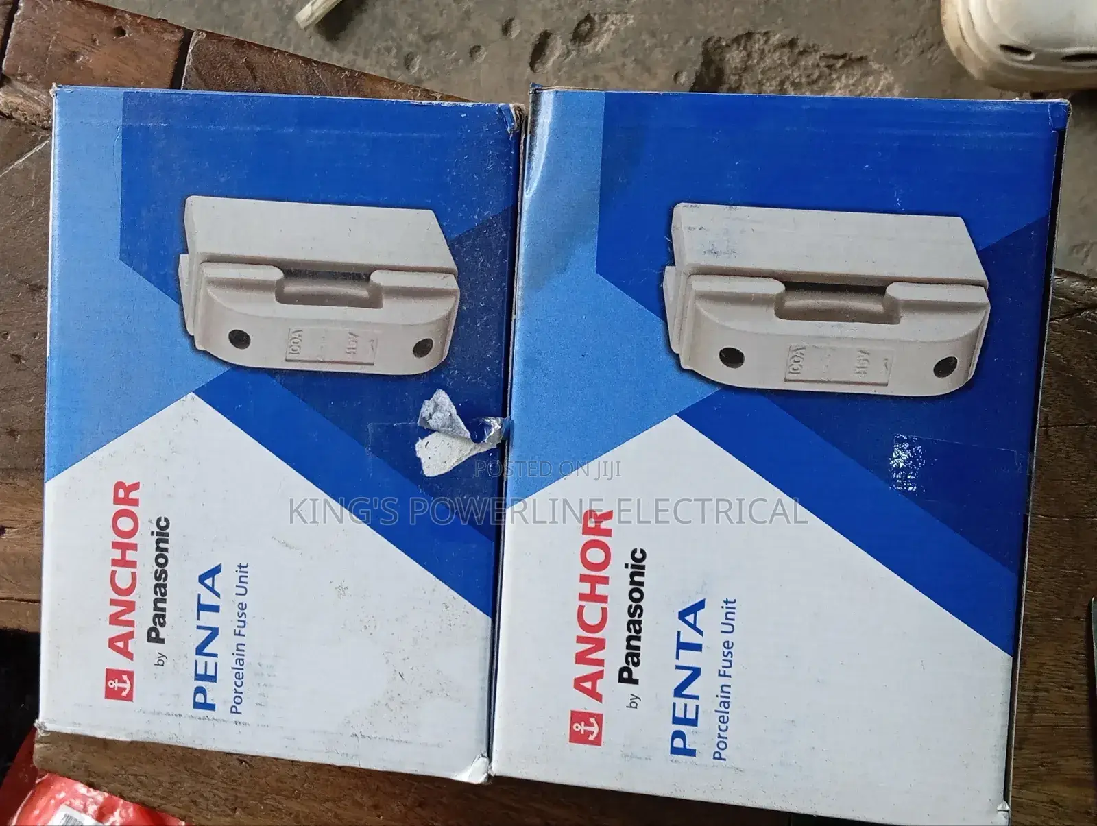 100 Amps Panasonic Fuse and Base