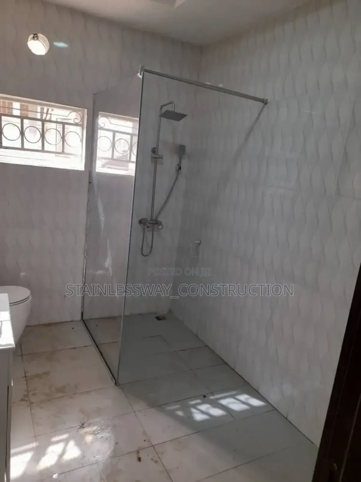 Watercolor Walls Shower Cubicles