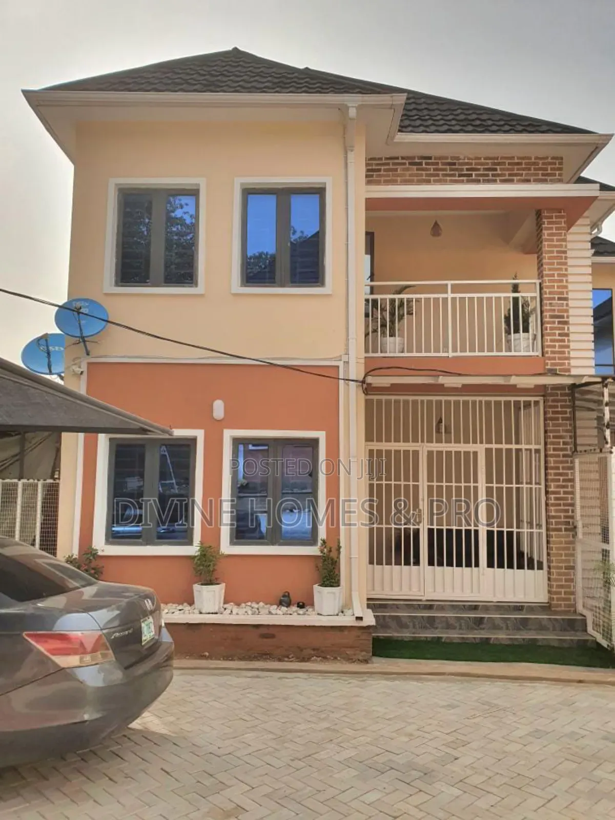 5bdrm Duplex in Durumi for sale