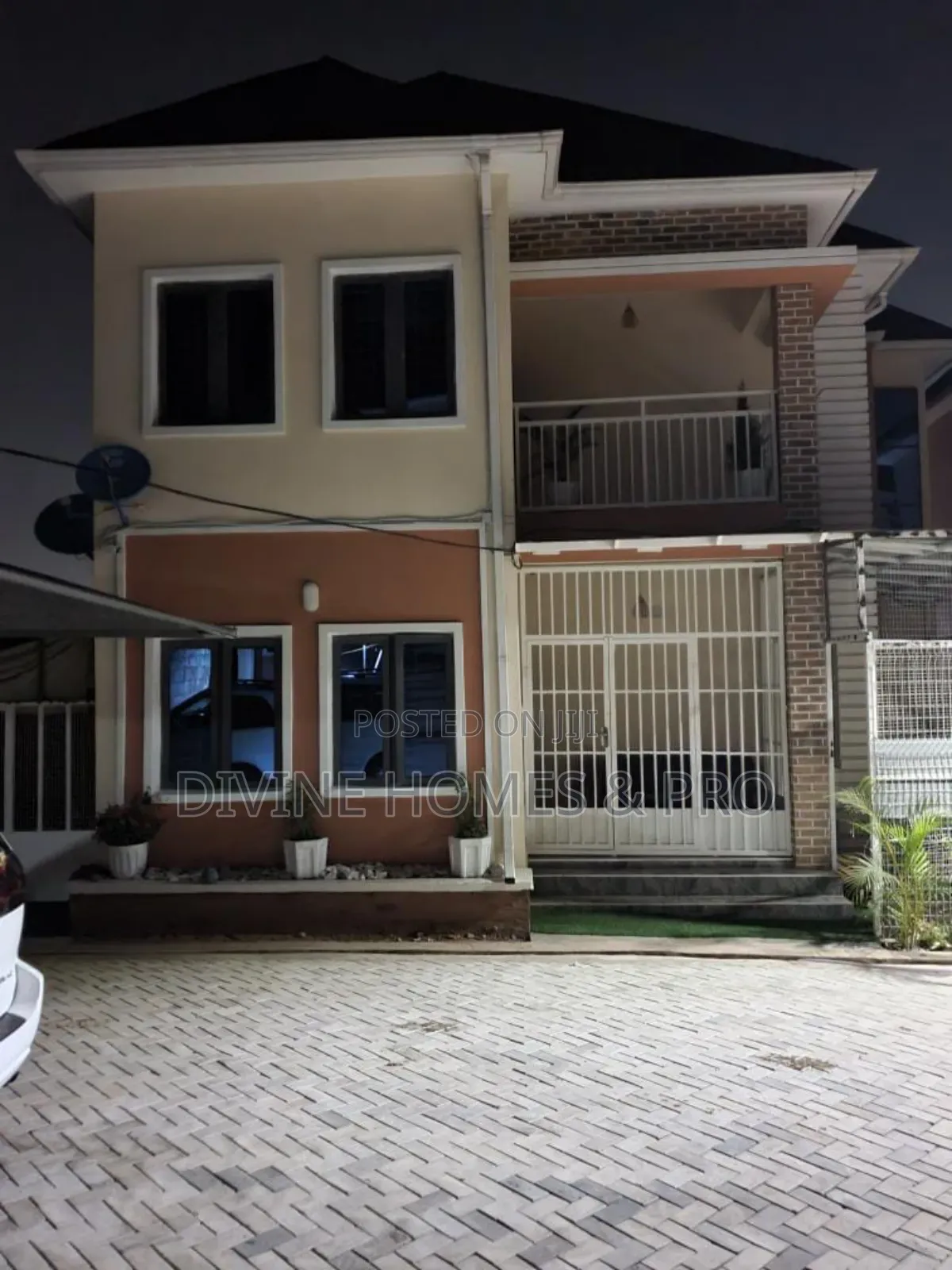 5bdrm Duplex in Durumi for sale