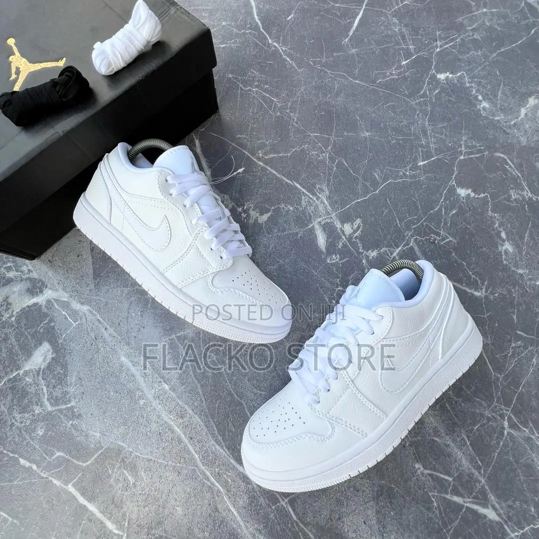 Original Air Jordan 1 Low Triple White Sneakers