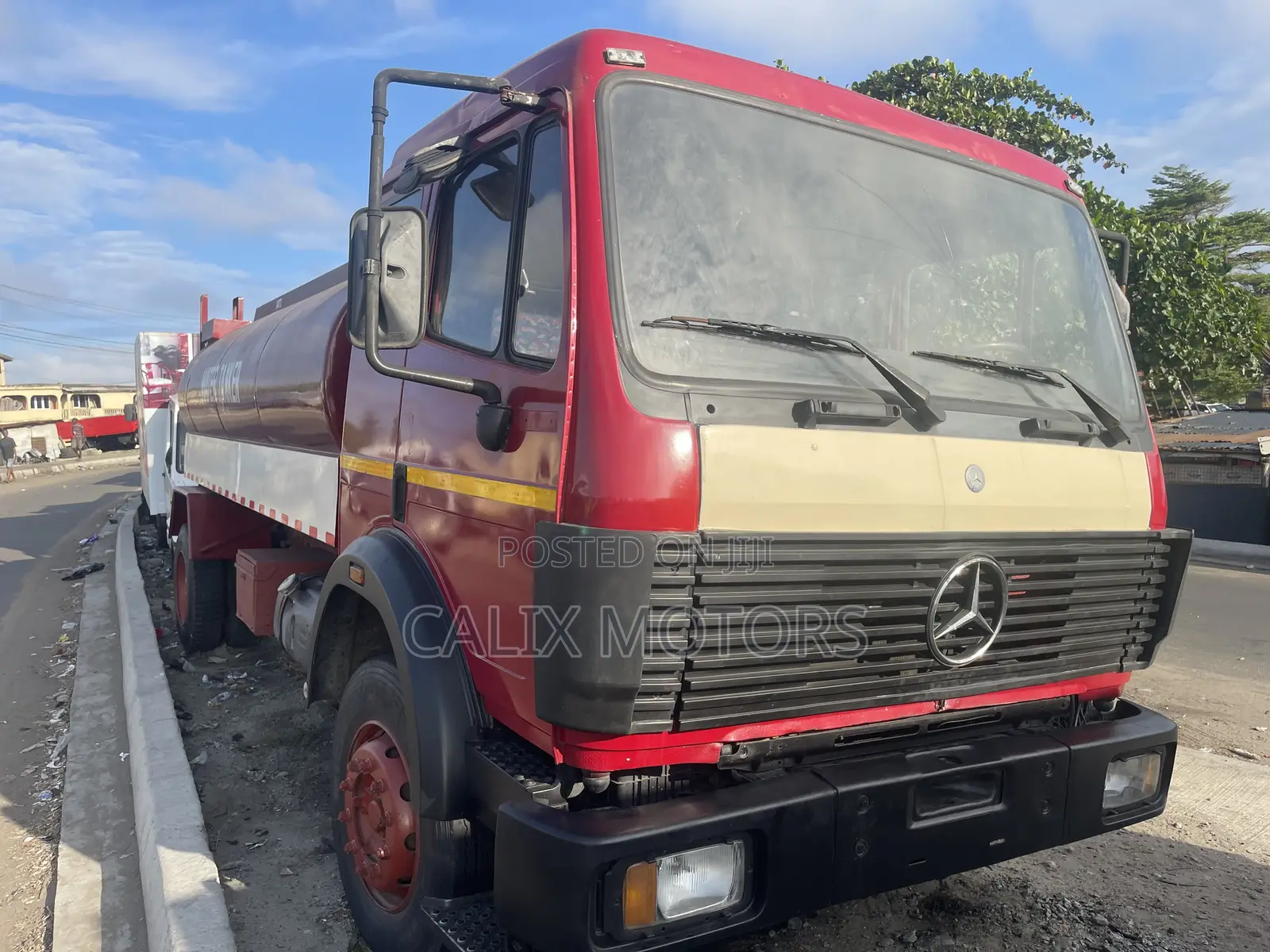 Foreign Used Mercedes Benz Water Tanker Truck.