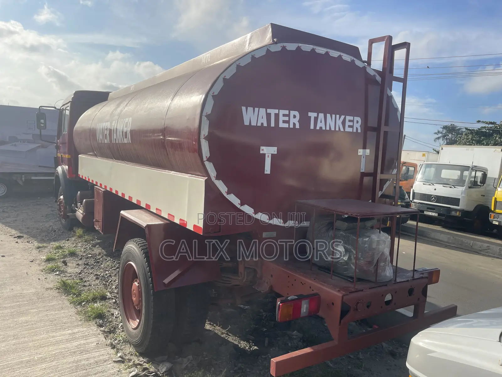 Foreign Used Mercedes Benz Water Tanker Truck.