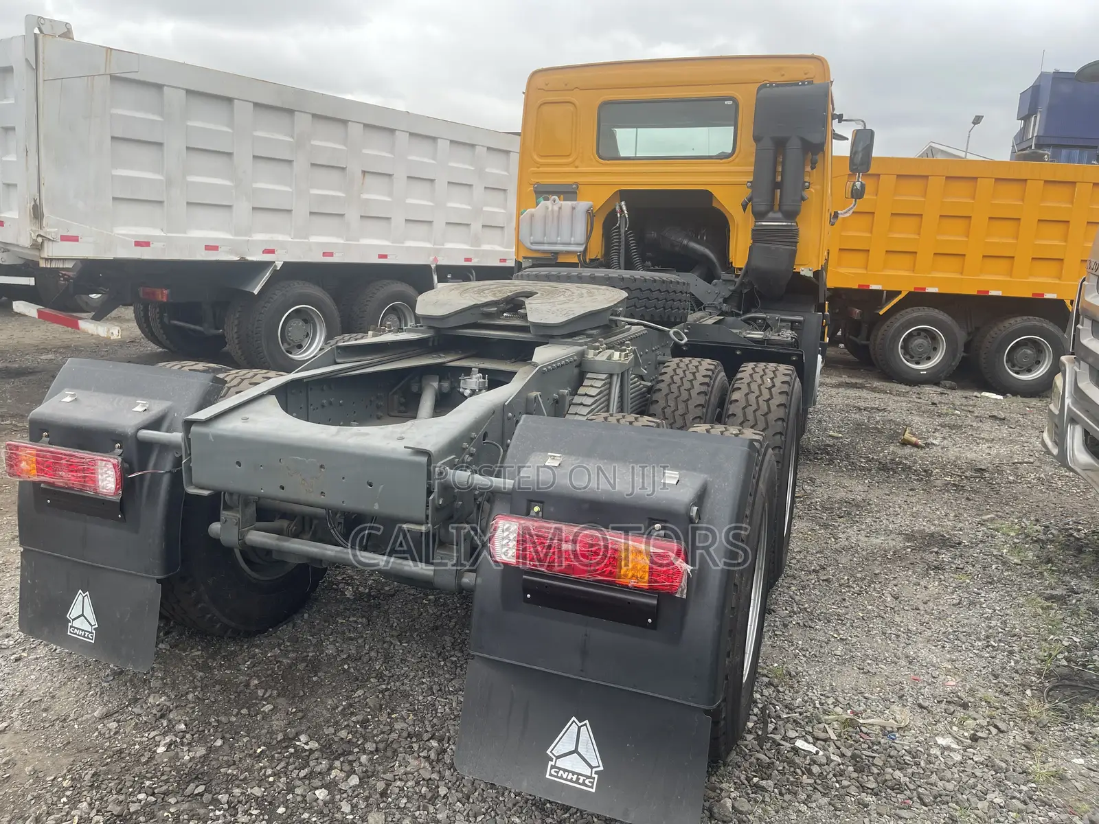 Foreign Used Howo CNHTC Tractor Head Truck 371hp.