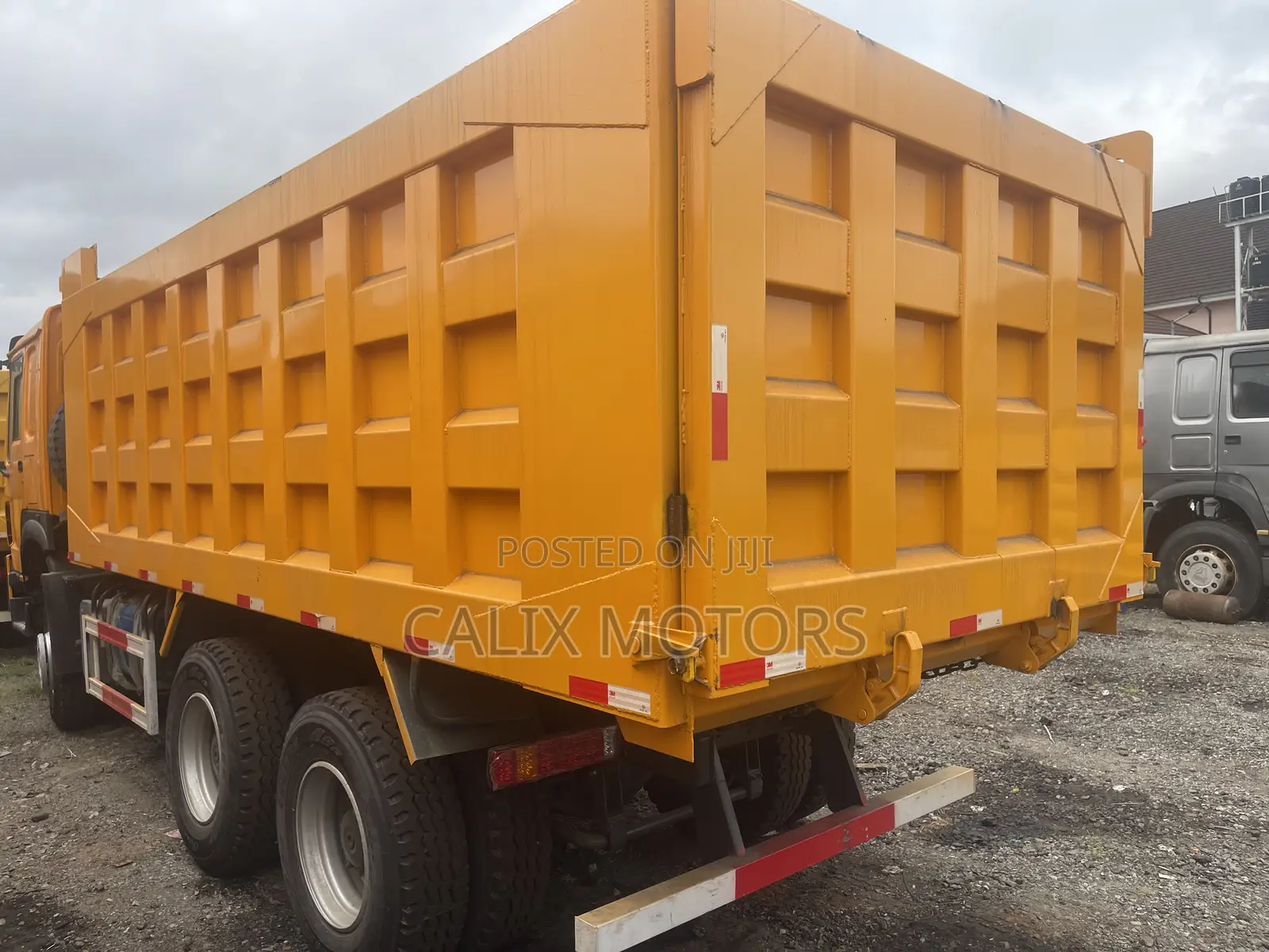 Foreign Used Howo Truck Tipper 371hp.