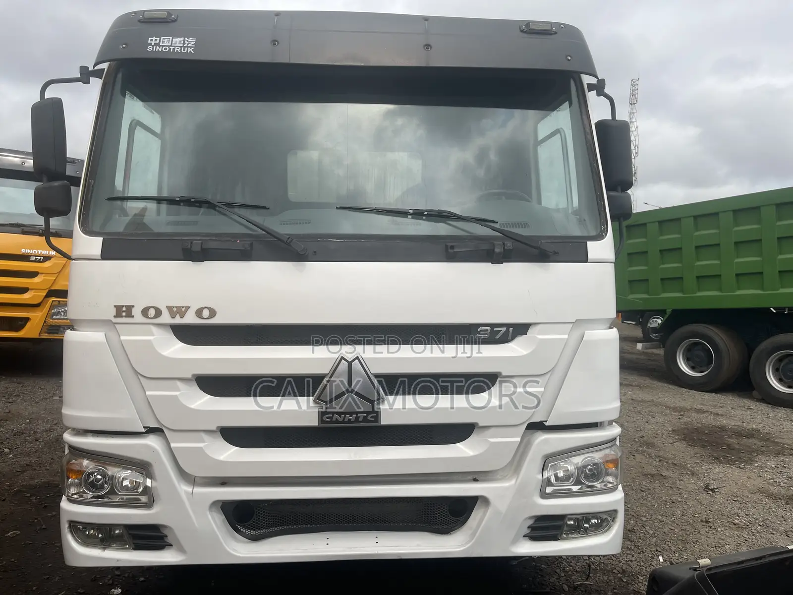 Foreign Used Howo Truck Tipper 12 Tyres.