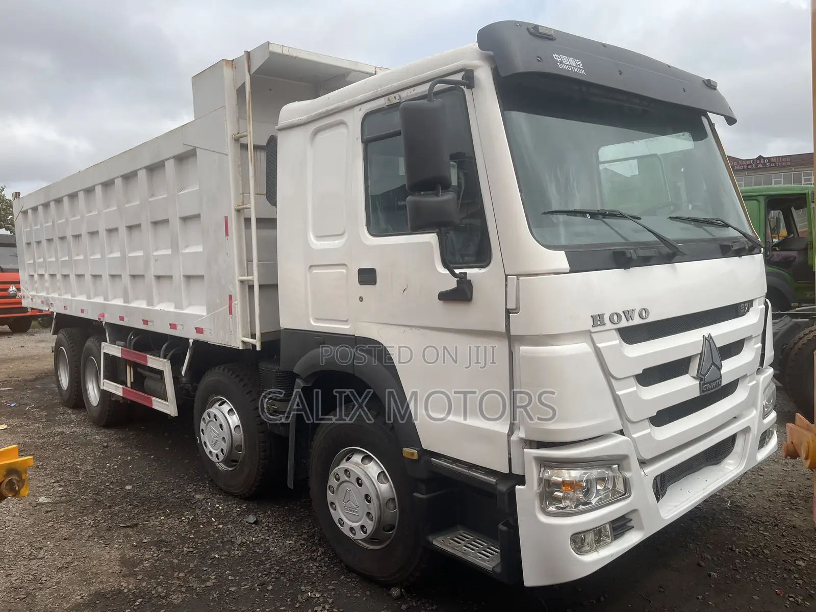 Foreign Used Howo Truck Tipper 12 Tyres.