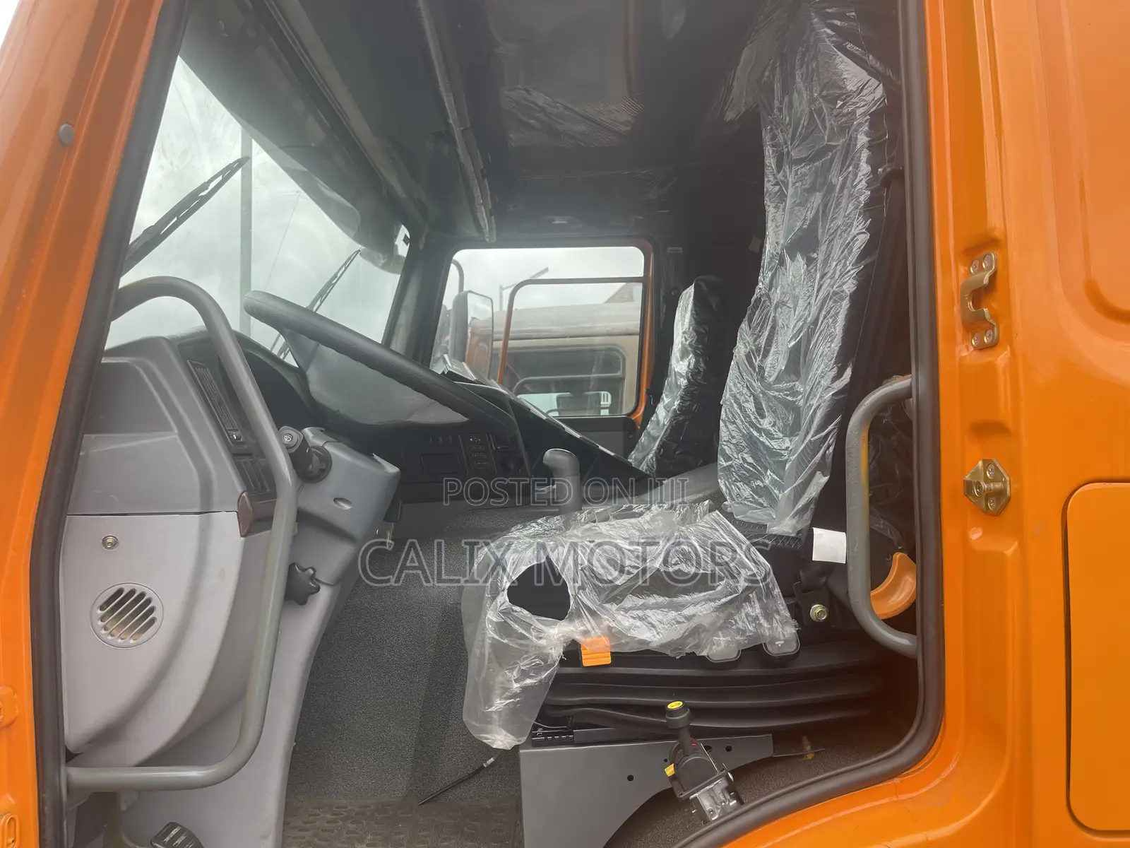 Foreign Used Howo Truck 10 Tires Tipper.