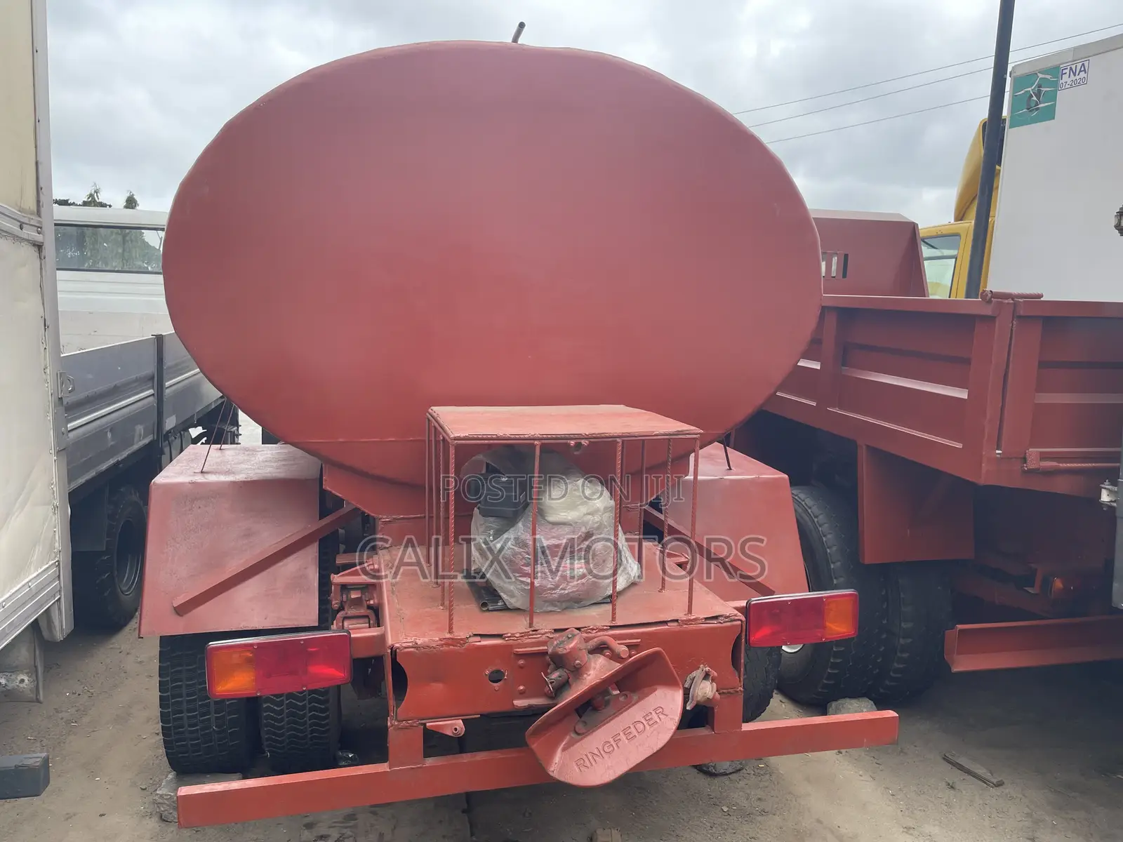 Foreign Used Mercedes Benz Water Tanker Truck.