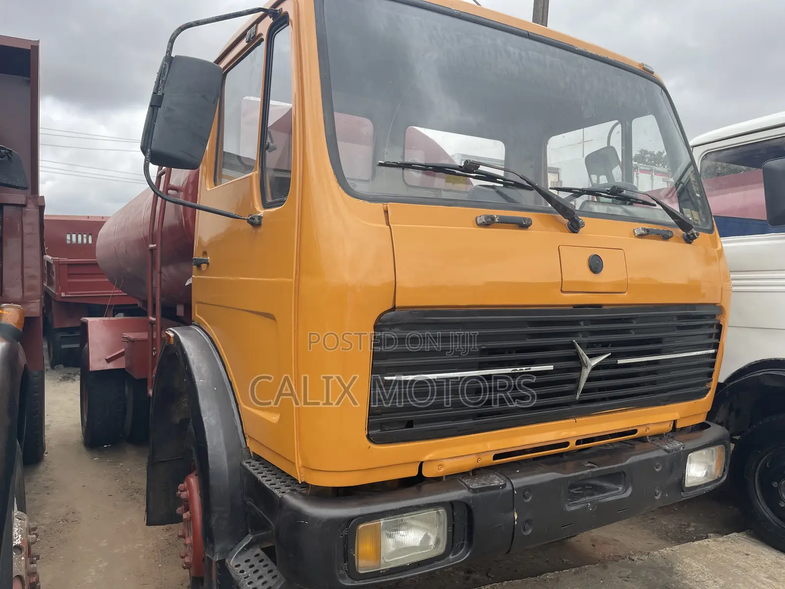 Foreign Used Mercedes Benz Water Tanker Truck.