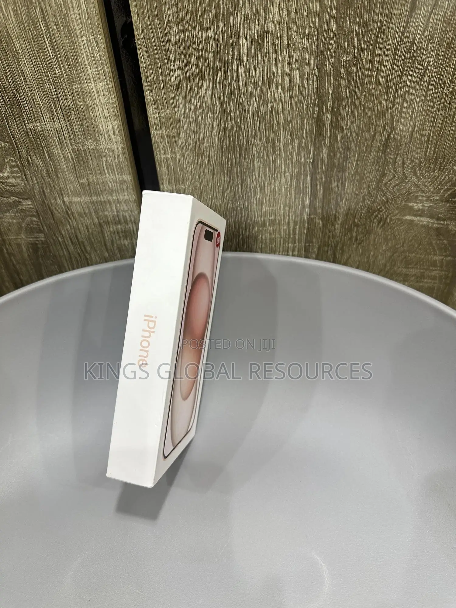 New Apple iPhone 15 128 GB Gold