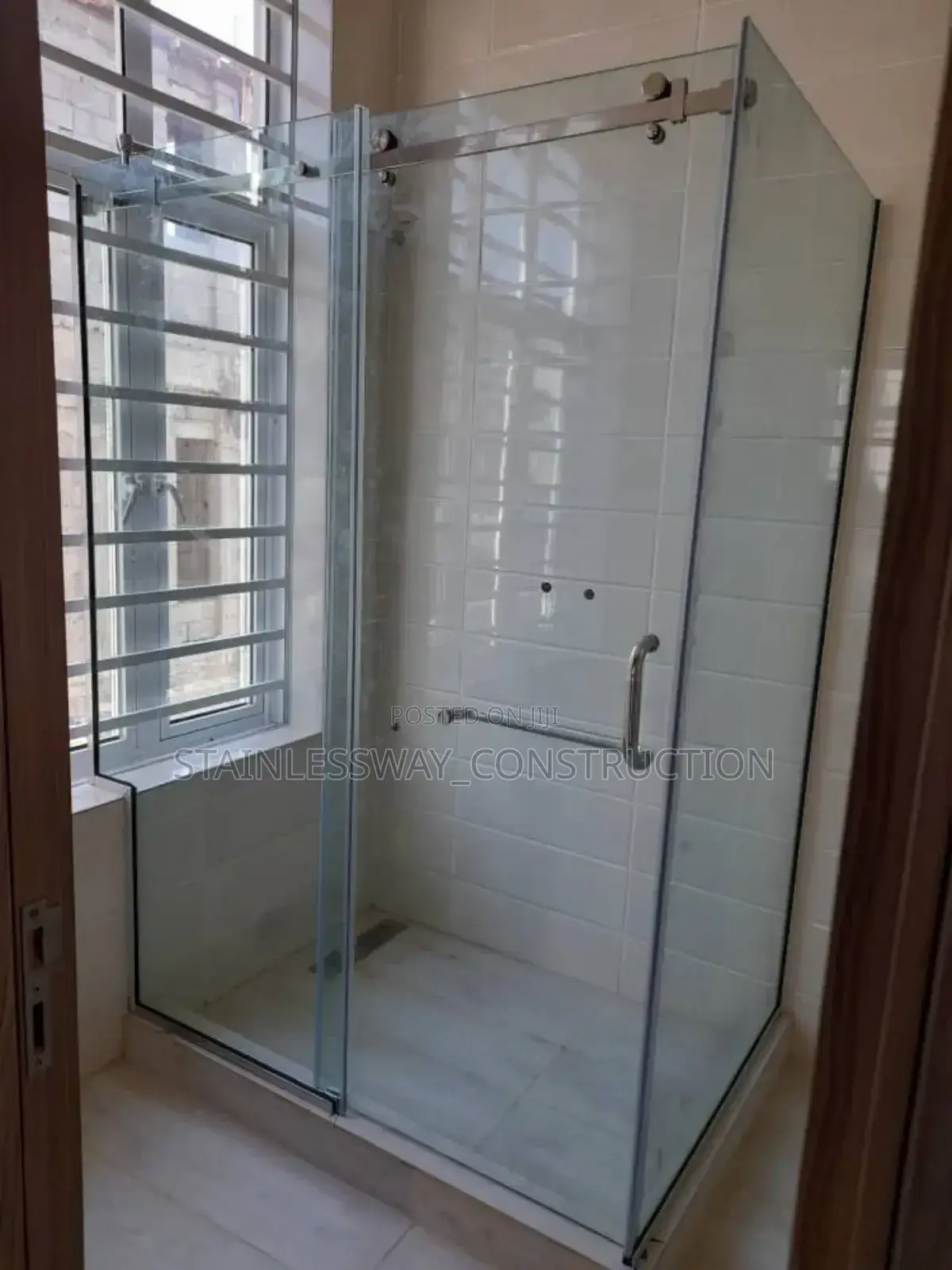 Artinfuse Shower Cubicles