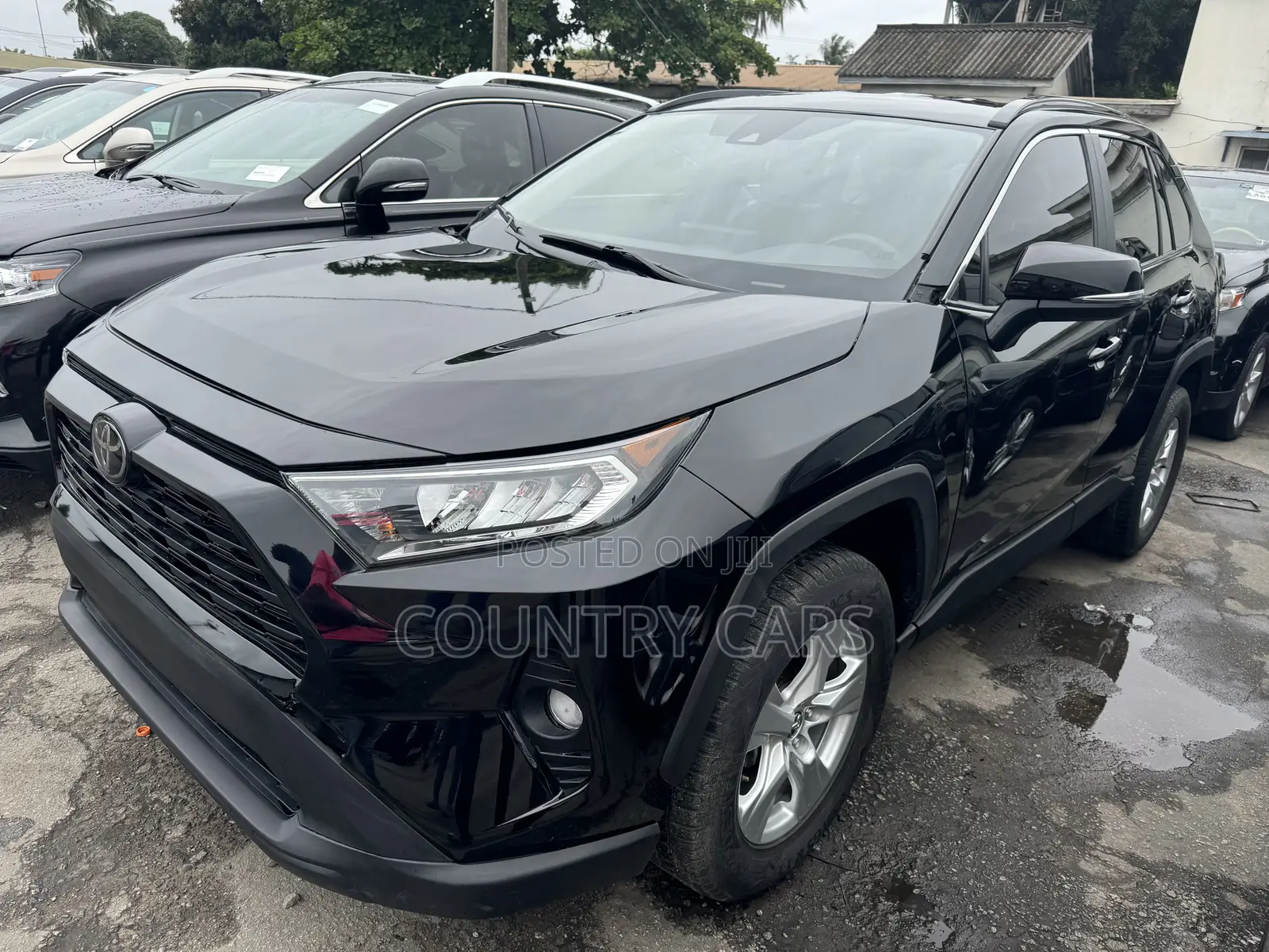 Toyota RAV4 XLE AWD 2020 Matt Black