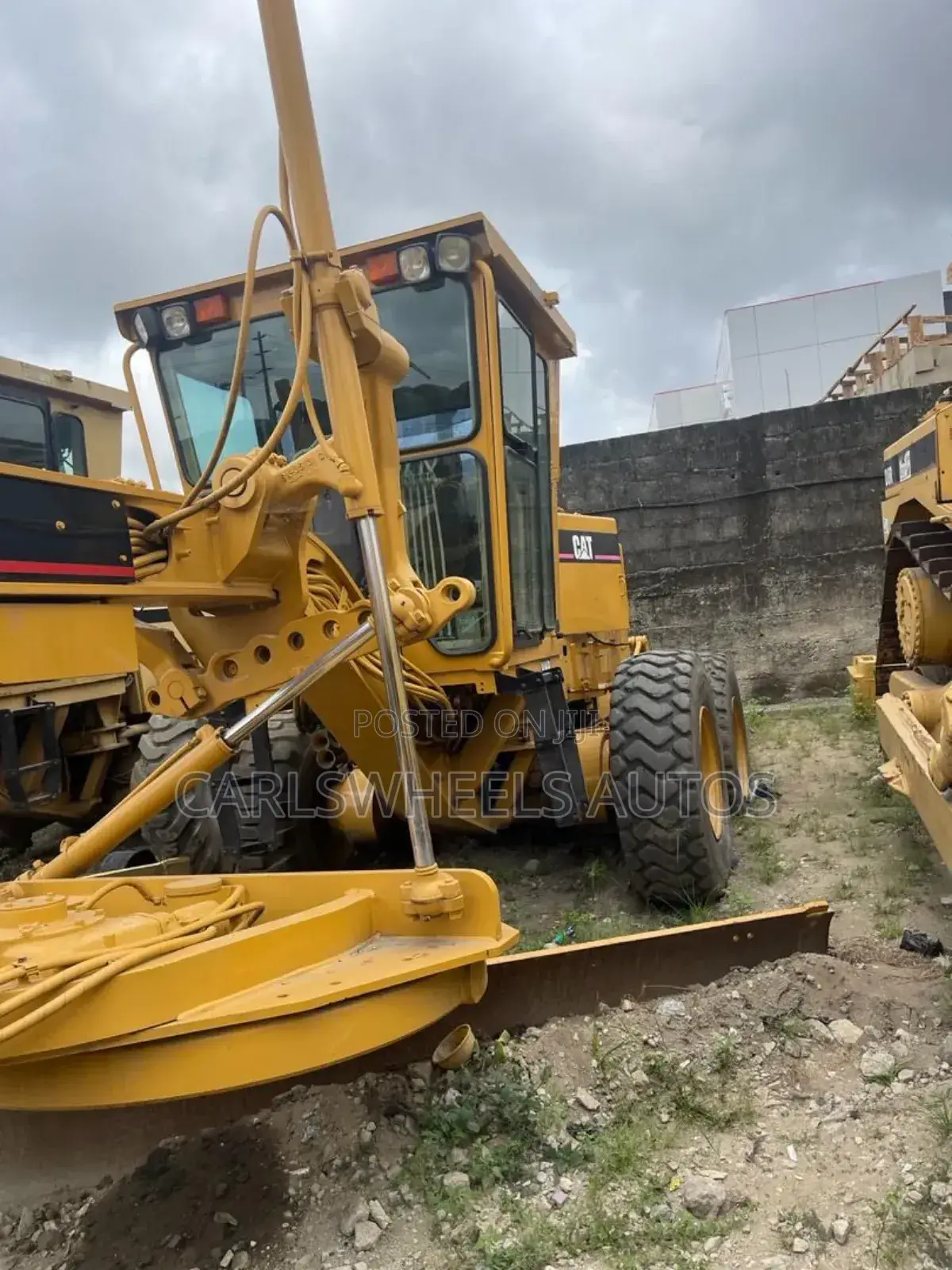 Foreign Used Caterpillar Motorgrader 140hp