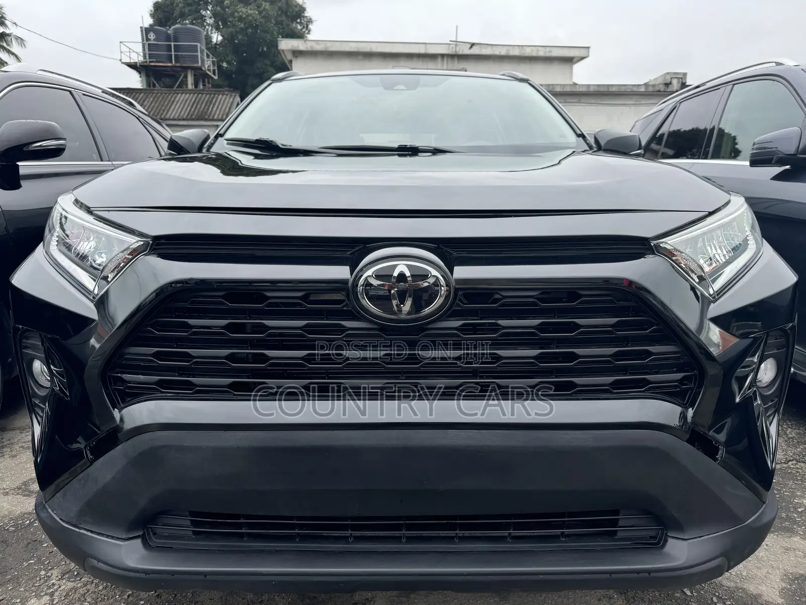 Toyota RAV4 XLE AWD 2020 Matt Black