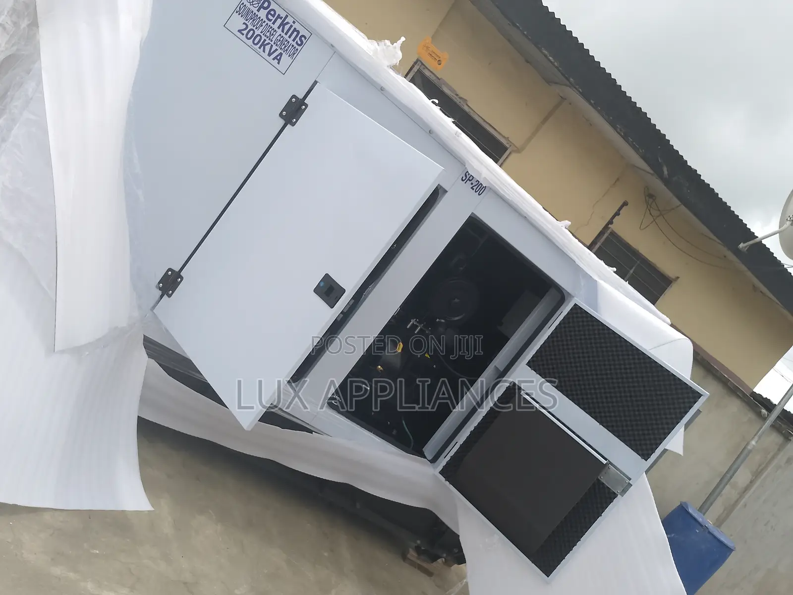 Standard 200kva Perkins Generator Top Notch