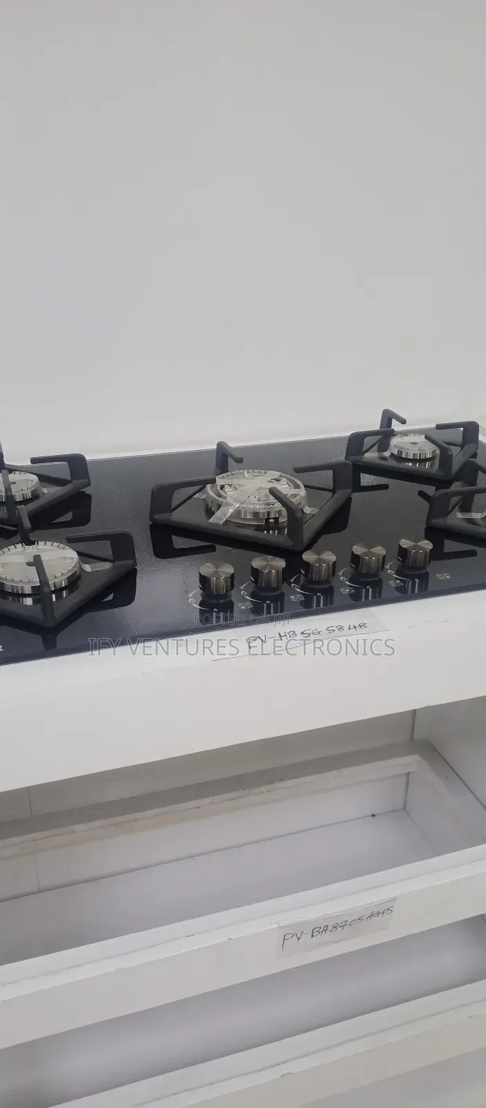 5 Burner Polystar Built in Hob Gas Cooker, Black Color.