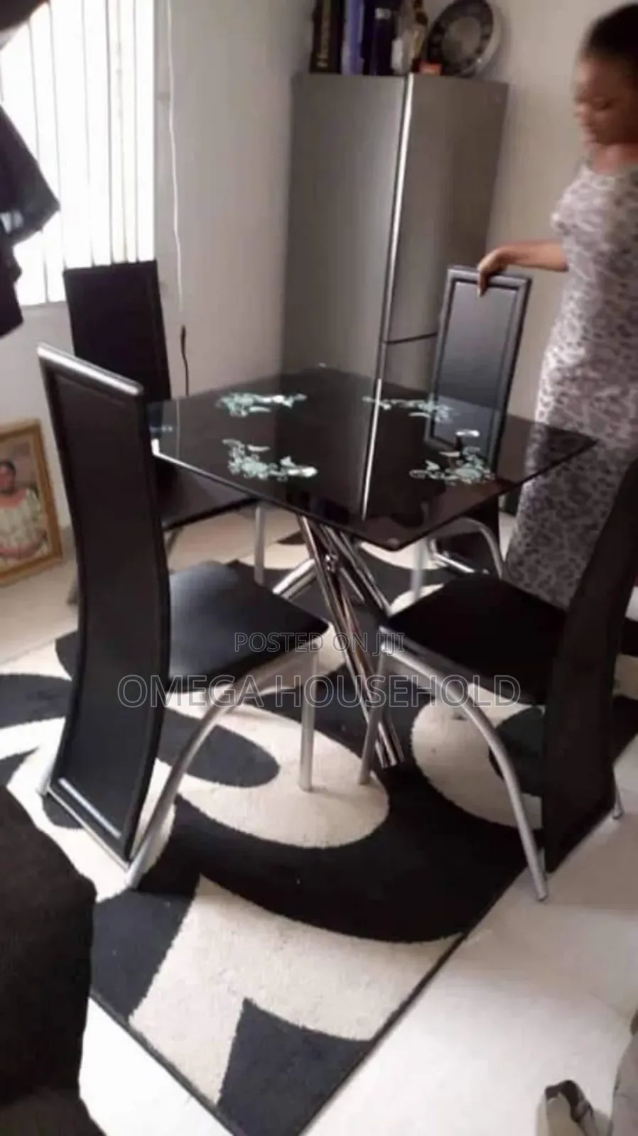 4 Seater Glass Dining Table.