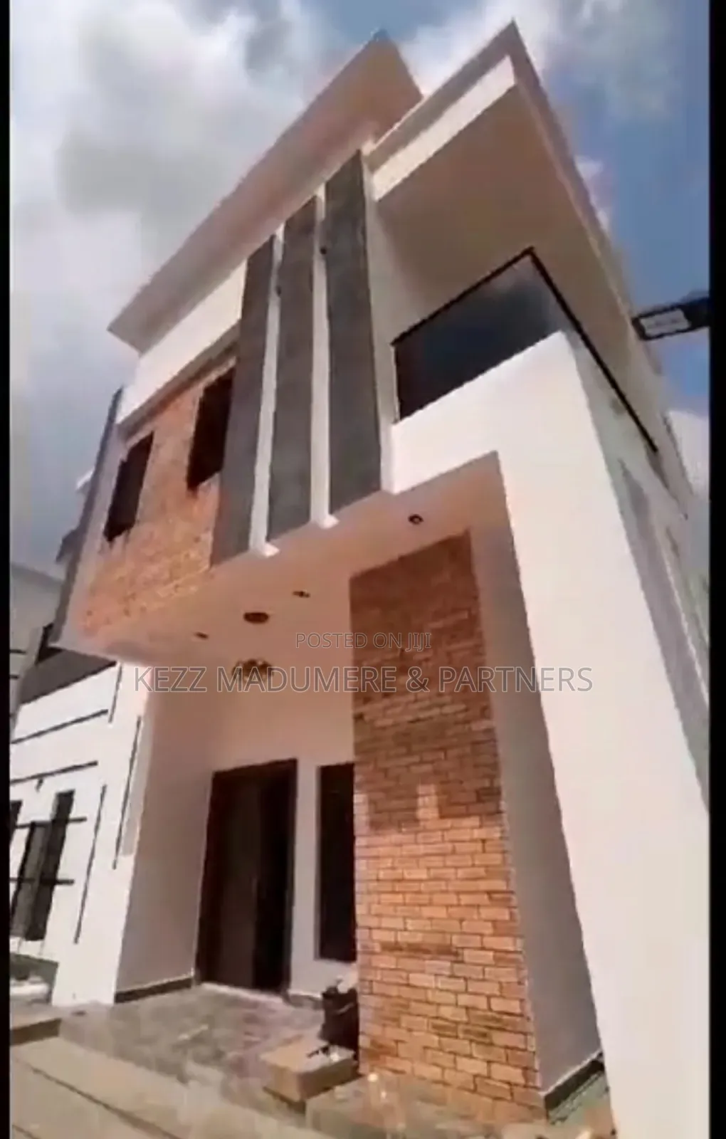 5bdrm Duplex in Independence Layout for sale