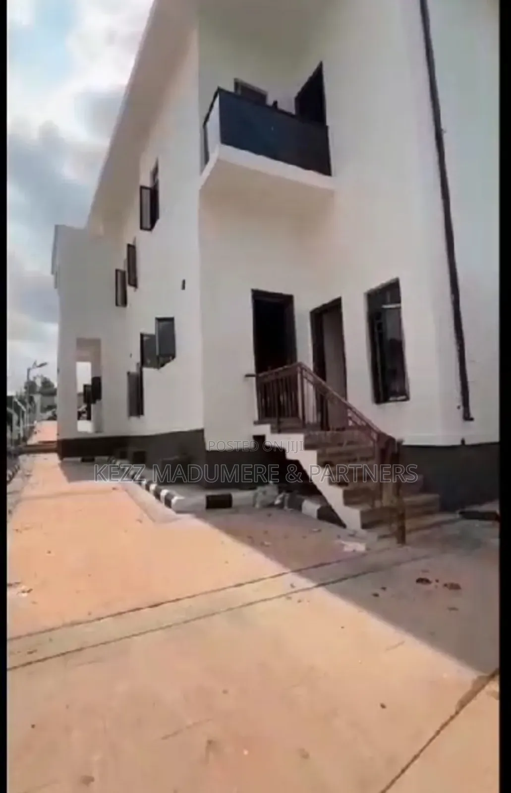 5bdrm Duplex in Independence Layout for sale