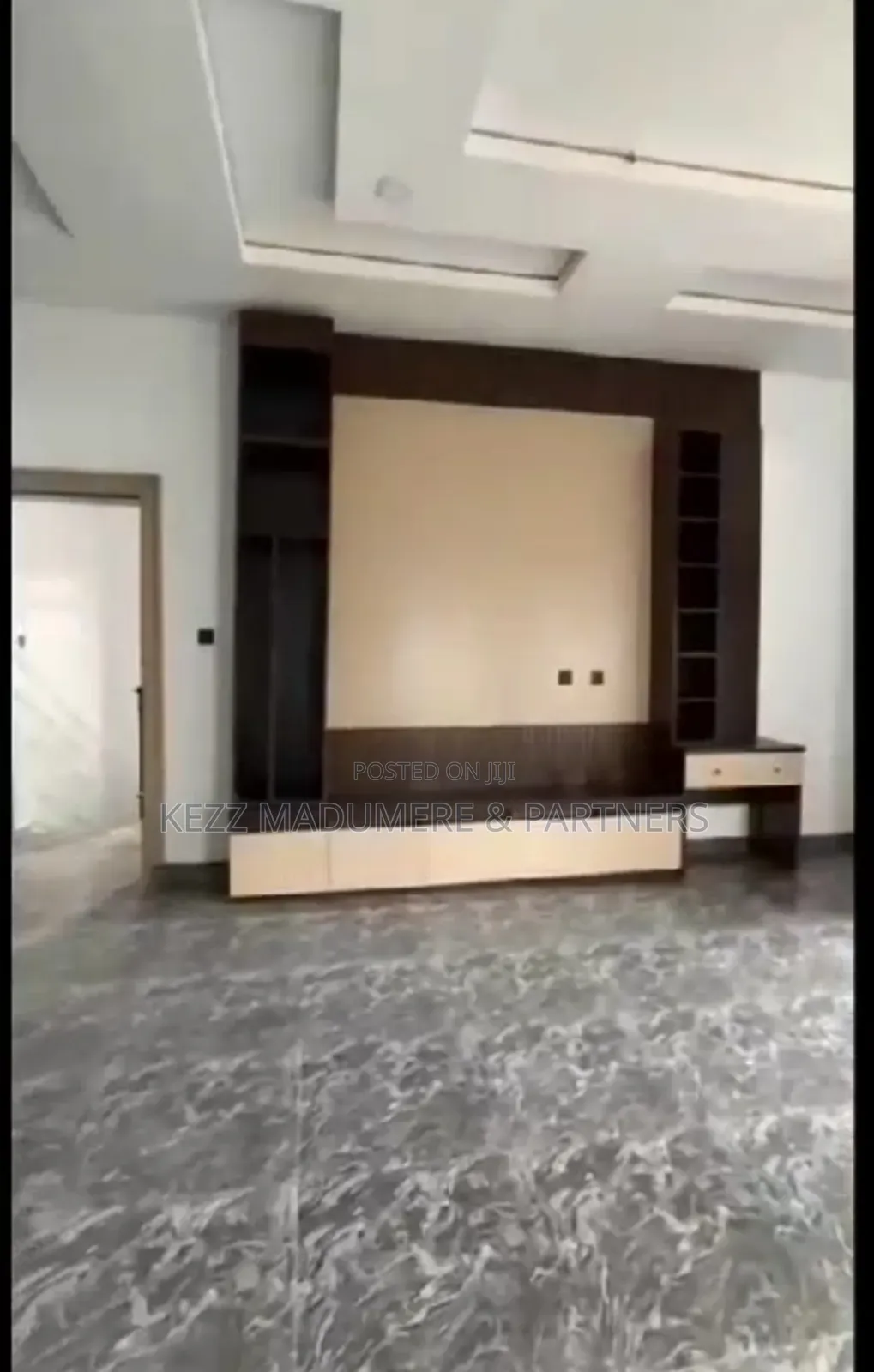 5bdrm Duplex in Independence Layout for sale