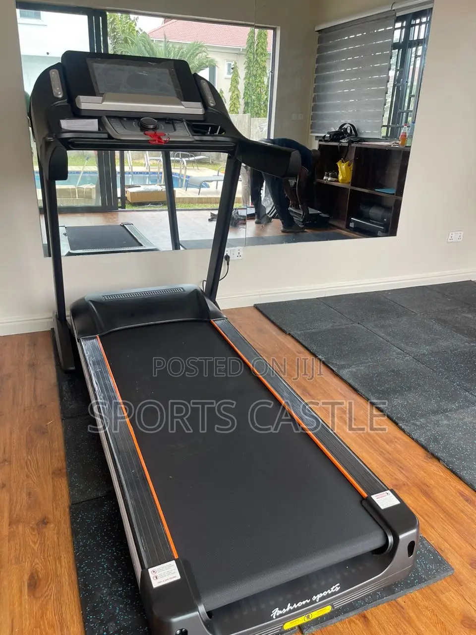4HP Treadmill With Wifi and Television