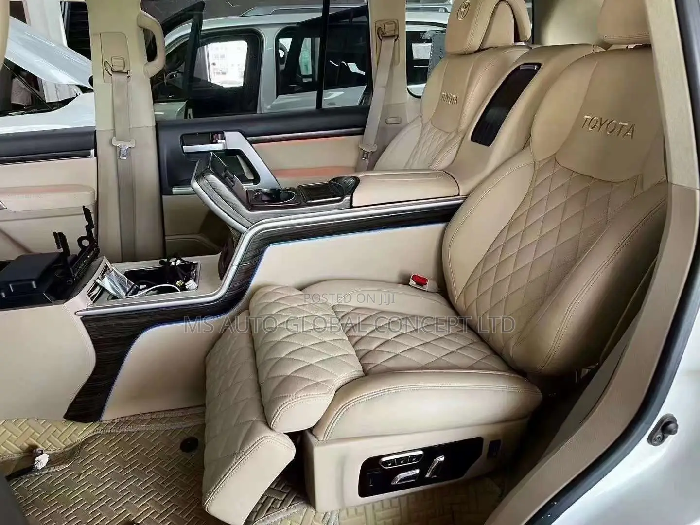 Land Cruiser VIP Seats