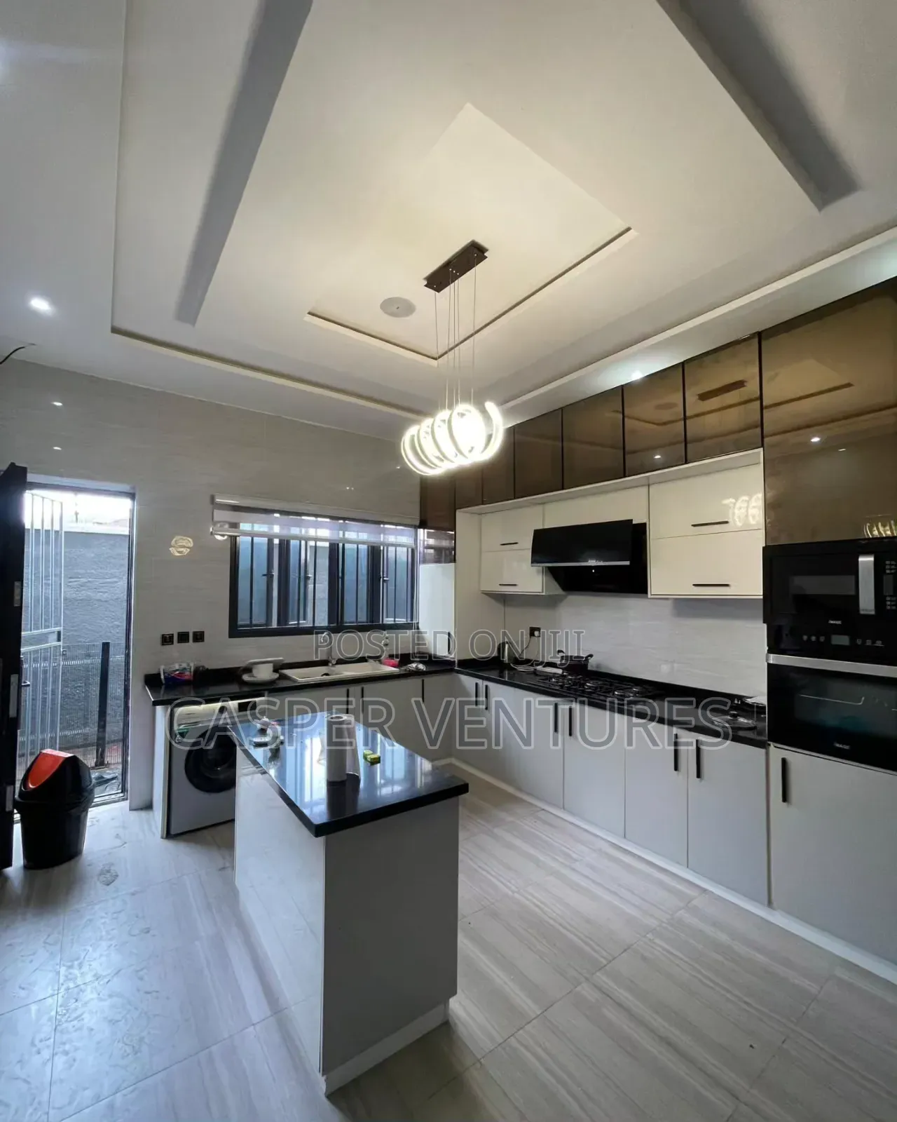 5bdrm Duplex in Oniru, Victoria Island for sale