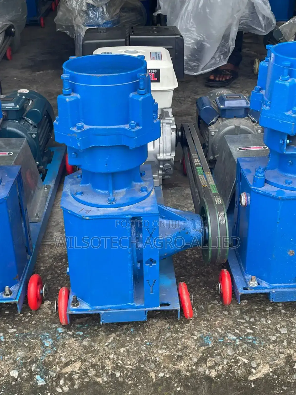 Latest 4 Roller Gasoline Powered Pelletizer 4 All Livestocks