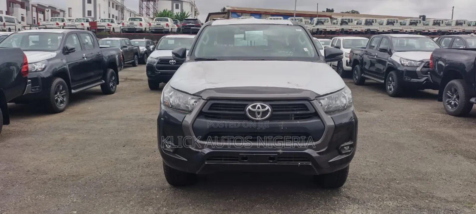 Toyota Hilux 2024 Black