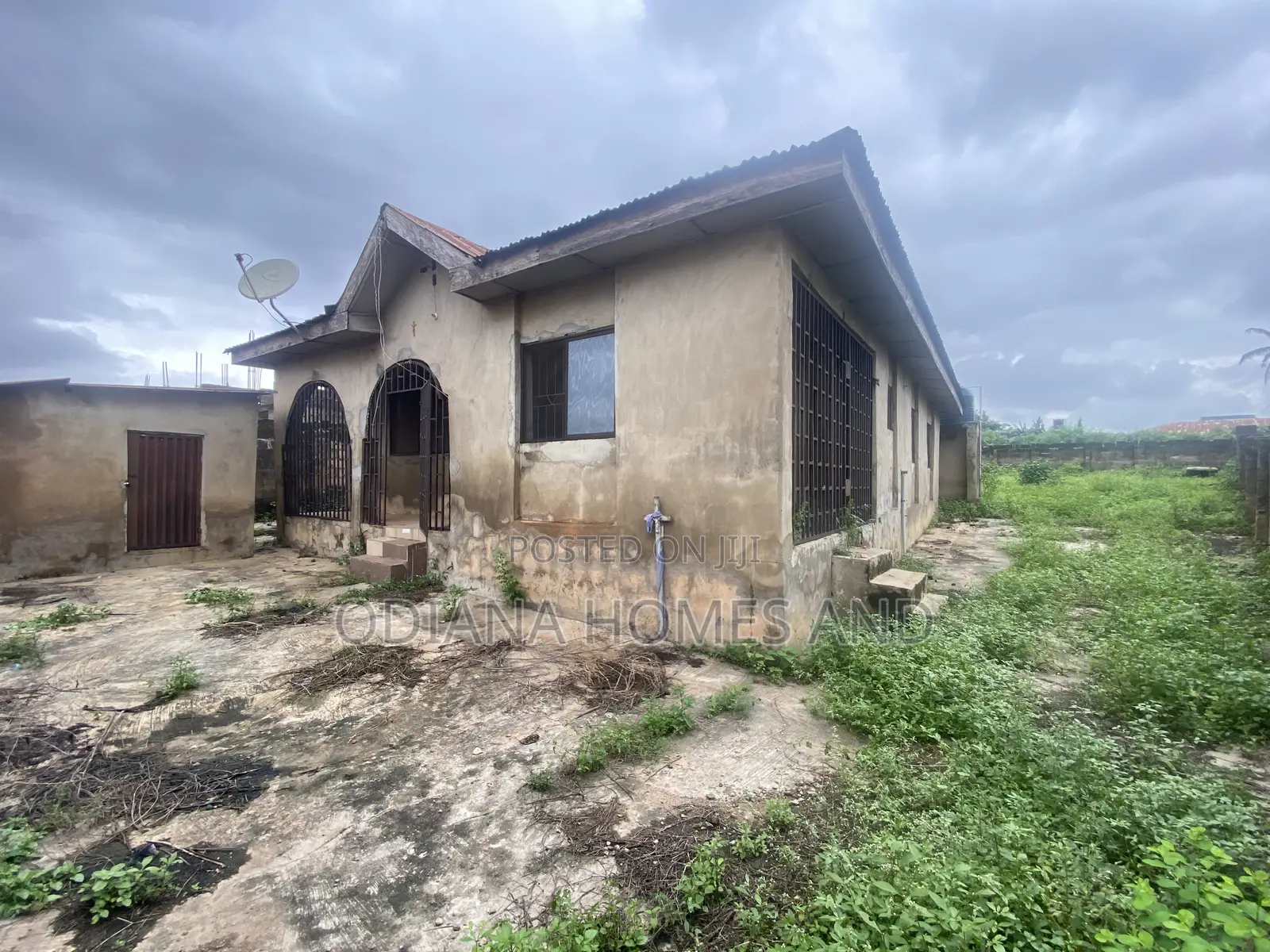 4bdrm Bungalow in Alaafia Estate,, Ibadan for sale
