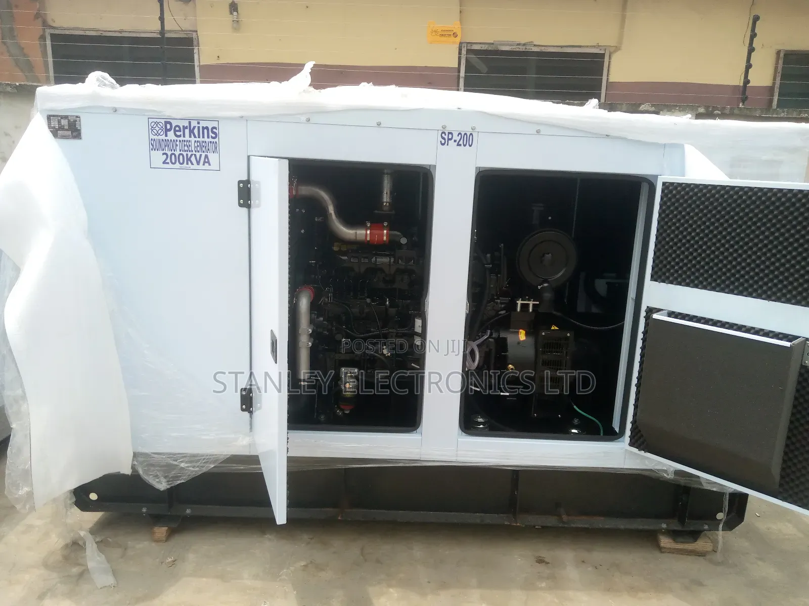 Superpower 200kva Perkins Soundproof Generator Diesel 100%
