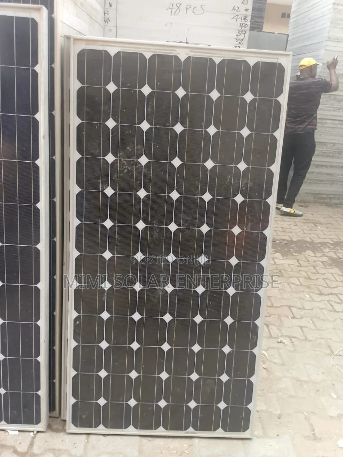 300watts Mono Crystal Canadian Panel