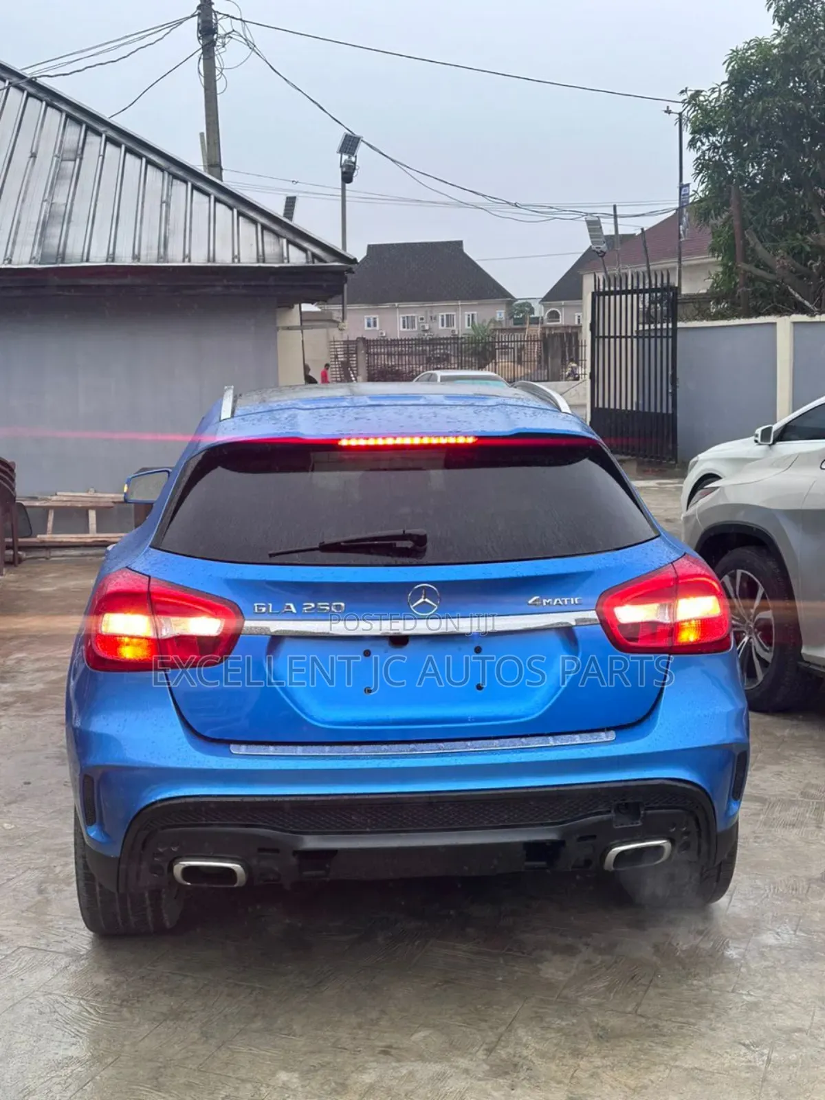 Mercedes-Benz GLA 250 2015 Blue
