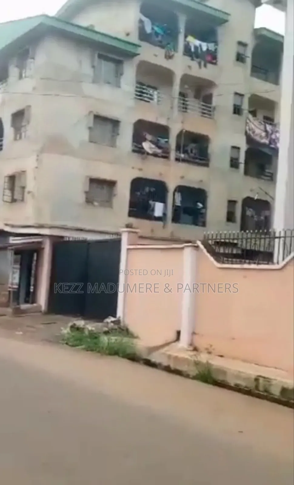 10bdrm Block of Flats in Agbani Road , Enugu for sale