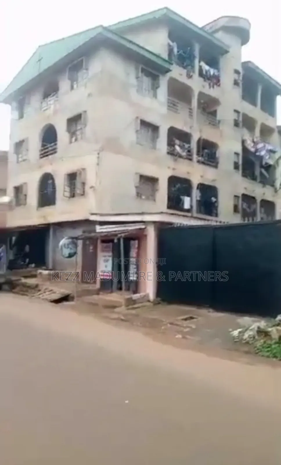 10bdrm Block of Flats in Agbani Road , Enugu for sale