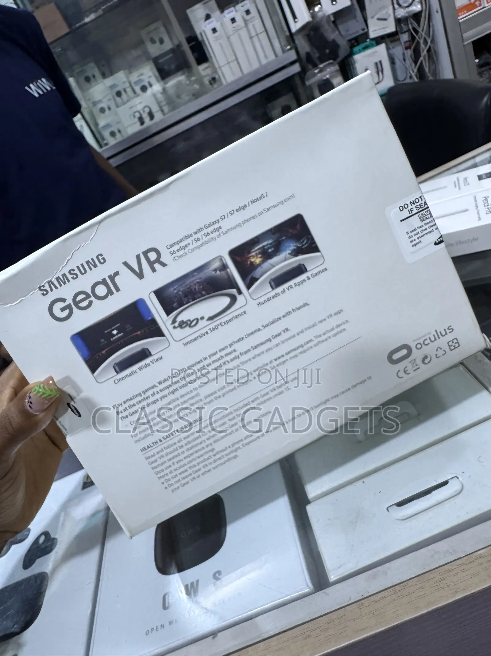 Samsung Gear Vr Virtual Reality Headset With Controller
