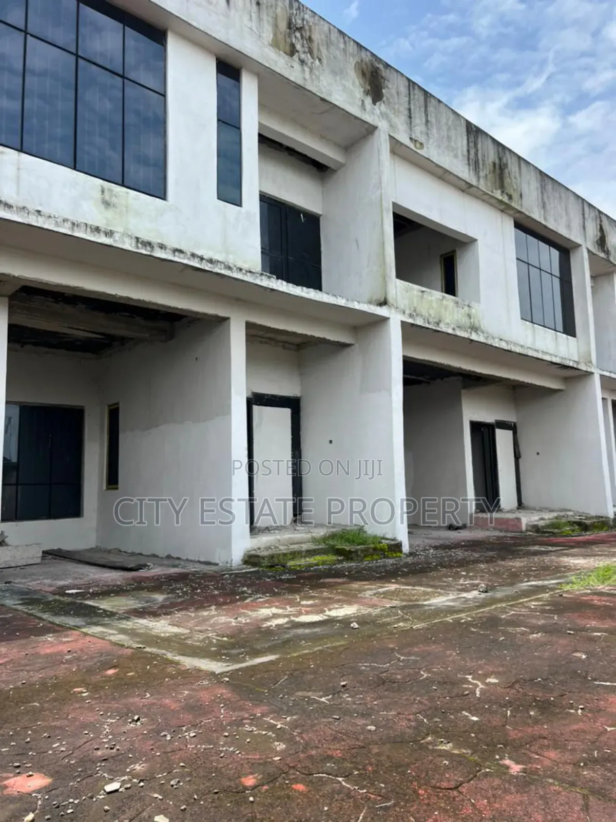 12bdrm Duplex in Opp Lekki Gardens, Port-Harcourt for sale