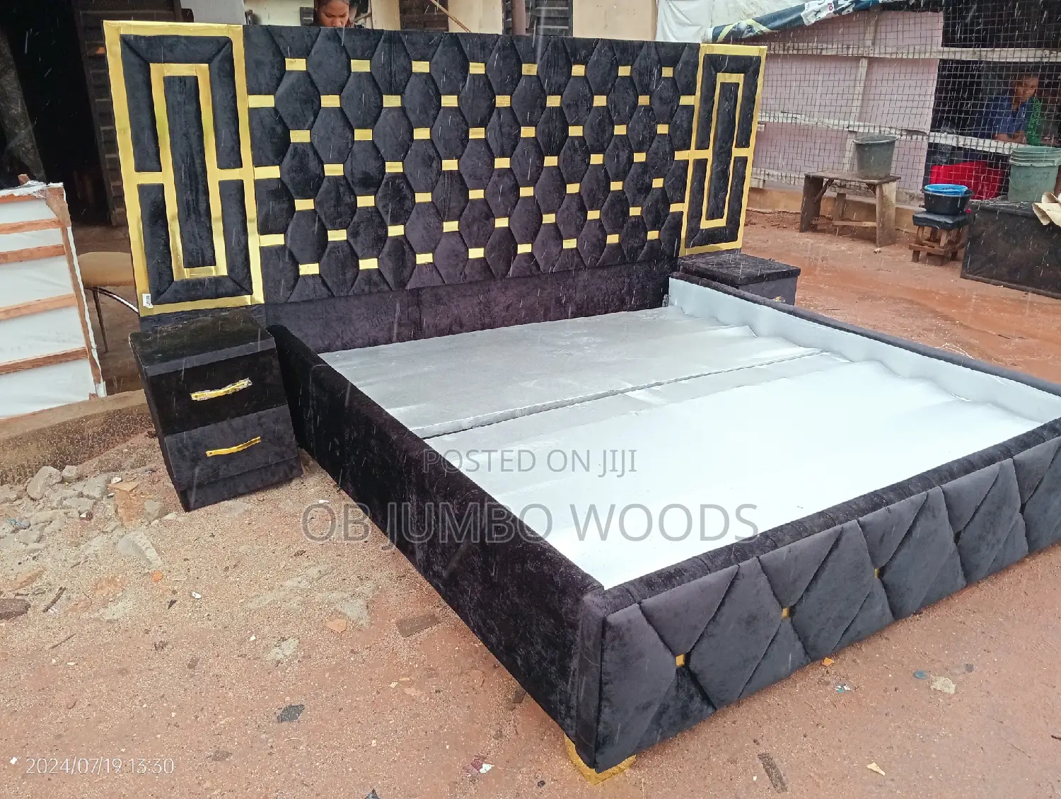 Black 6×6 Padded Bed With Two Bedsides Extension