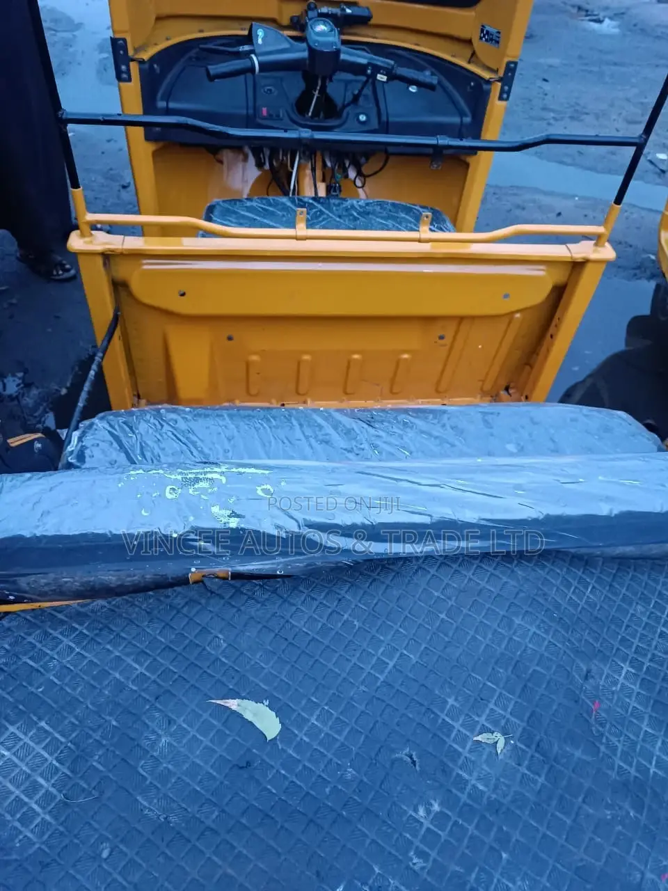 TVS King Cargo 2023 Yellow