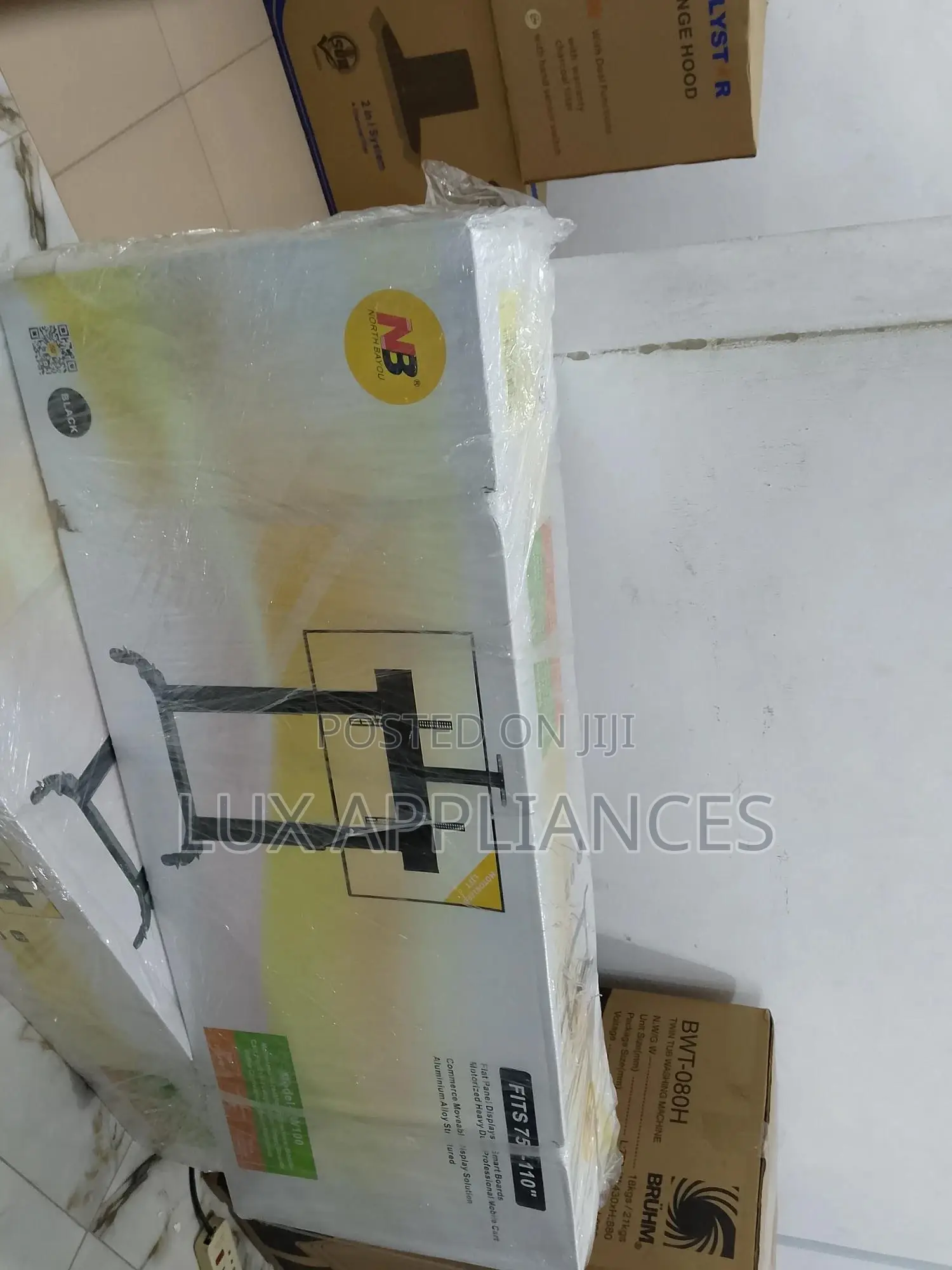 Quality Affordable TV Trolly Moveable Hanger