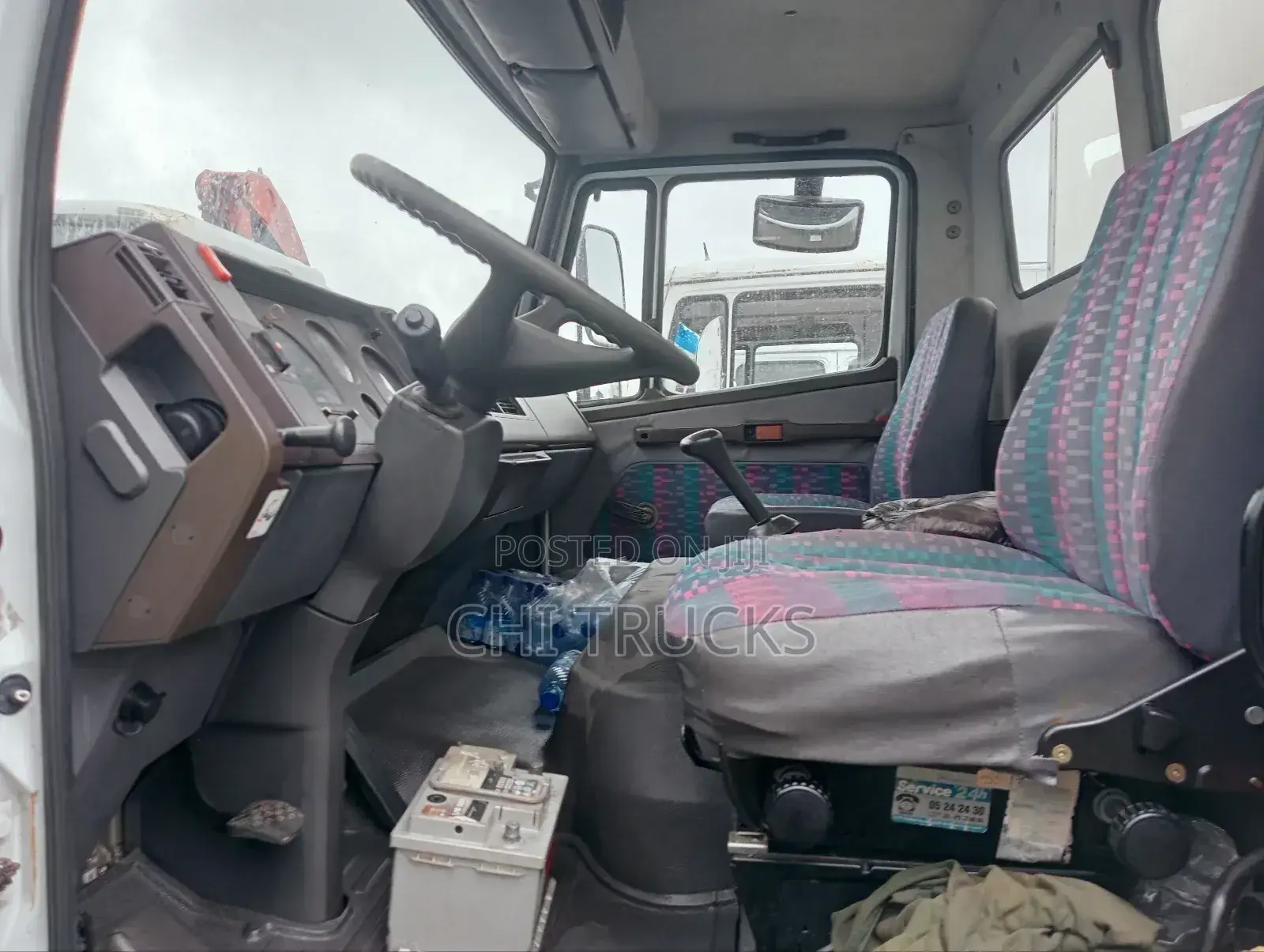 Mercedes Benz Cargo Truck 8bolt White