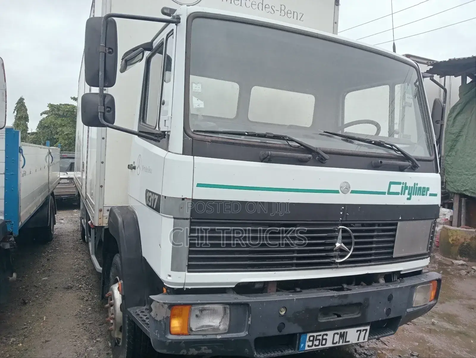 Mercedes Benz Cargo Truck 8bolt White