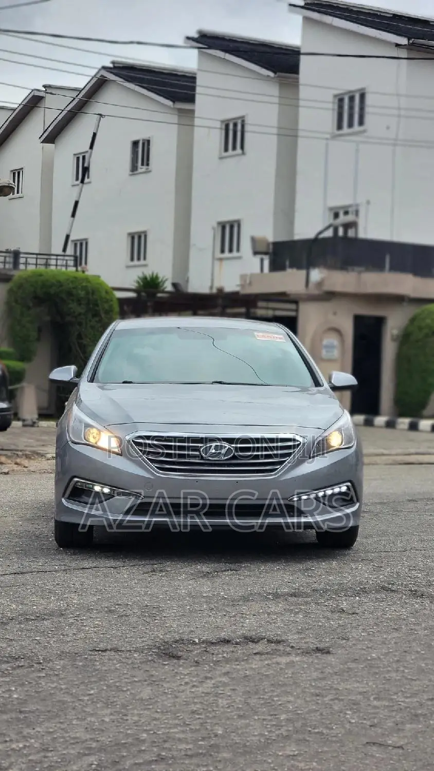 Hyundai Sonata Sport 4dr Sedan (2.4L 4cyl 6A) 2015 Gray