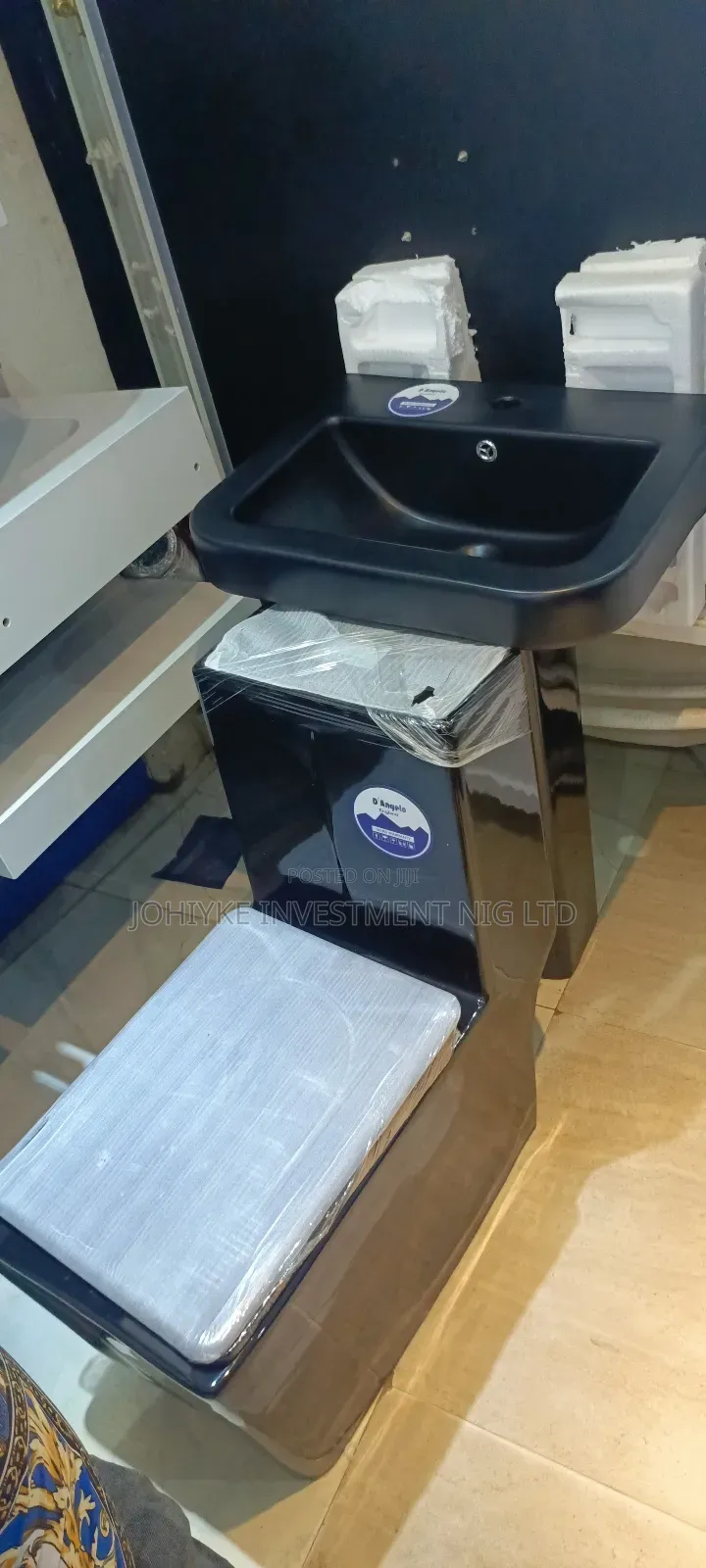 High Quality Black Master's Toilet Seat